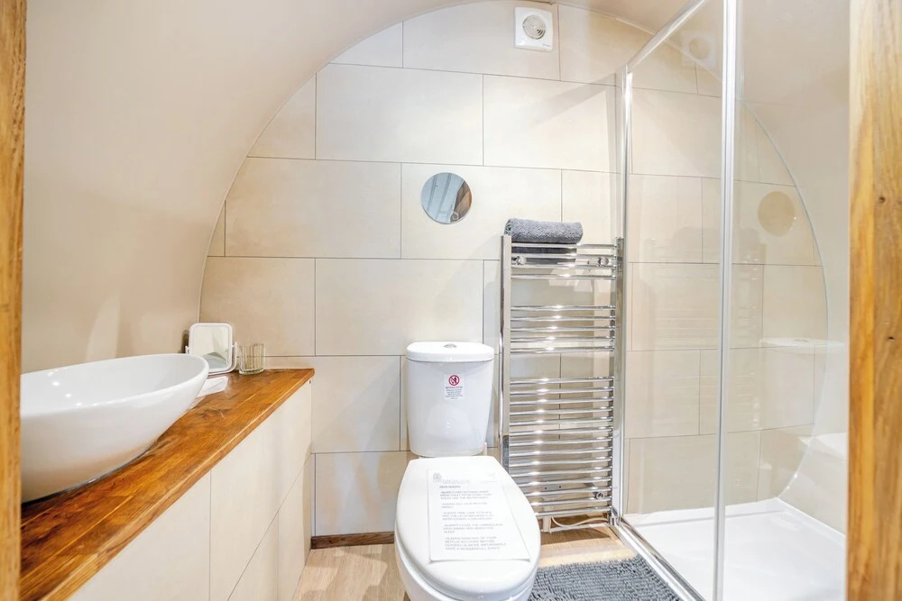 Cosy Escape Heated Luxury pod With hot tub
