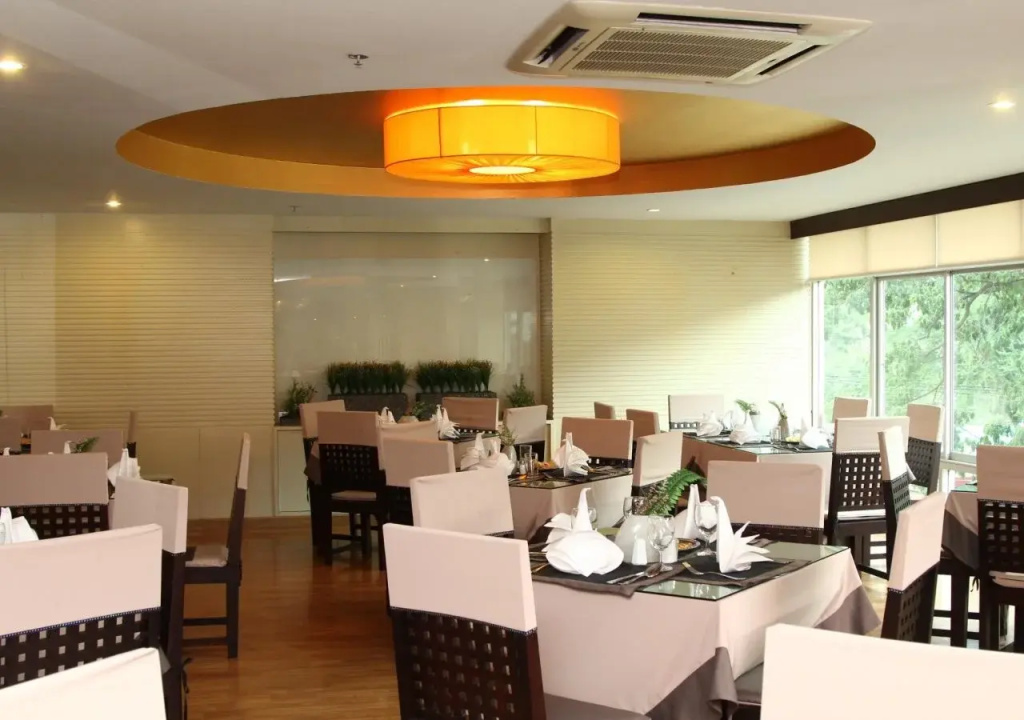 Maninarakorn Hotel
