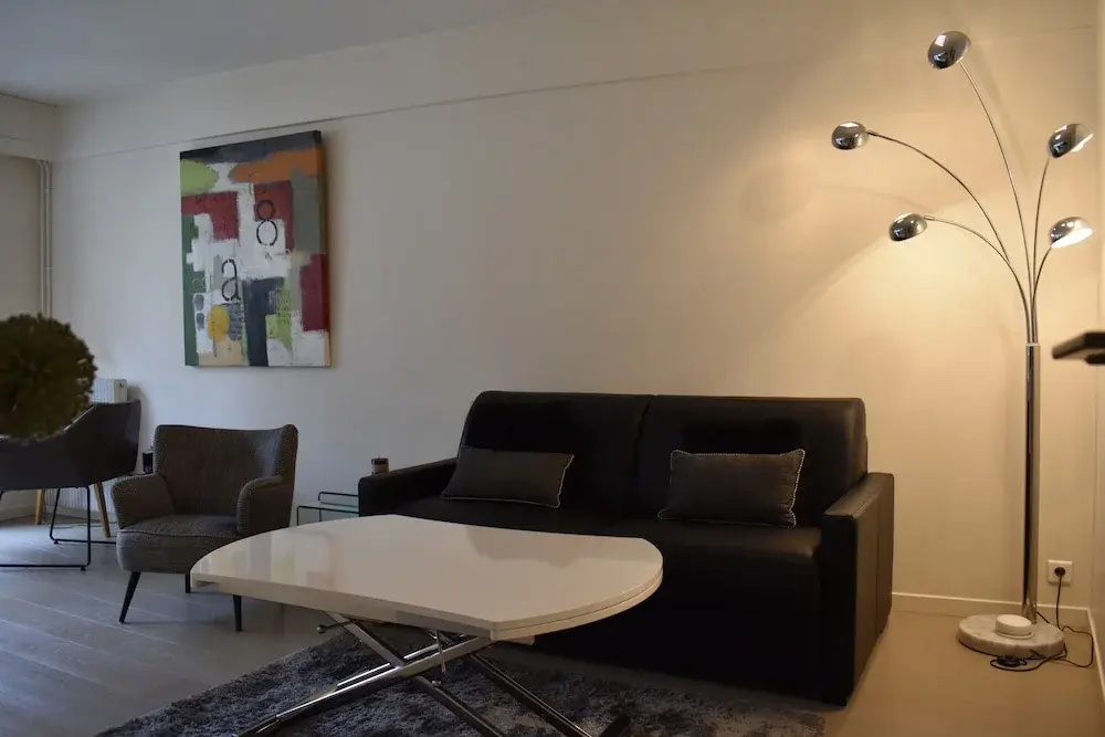 Studio Apartment Near Trocadéro & Champs Elysées