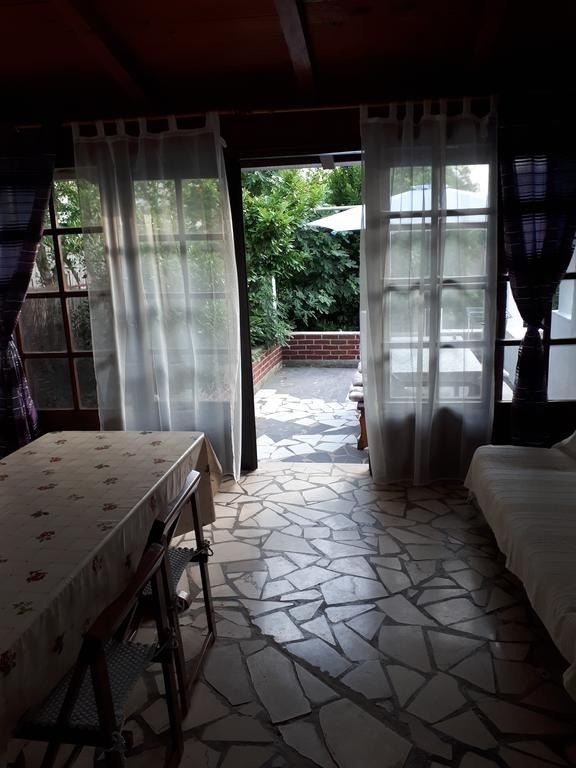 Apartment Vito - 10m from sea: A1 Brodarica, Riviera Sibenik