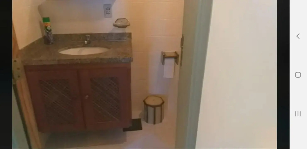 Apartamento na avenida da praia Martim de Sá com vista infinita pro mar em todos os cômodos.No 3o. quiosque próximo a prainha.Sinta-se na praia ouvindo o barulho das ondas e música dos quiosques.Com piscina adulto e infantil.