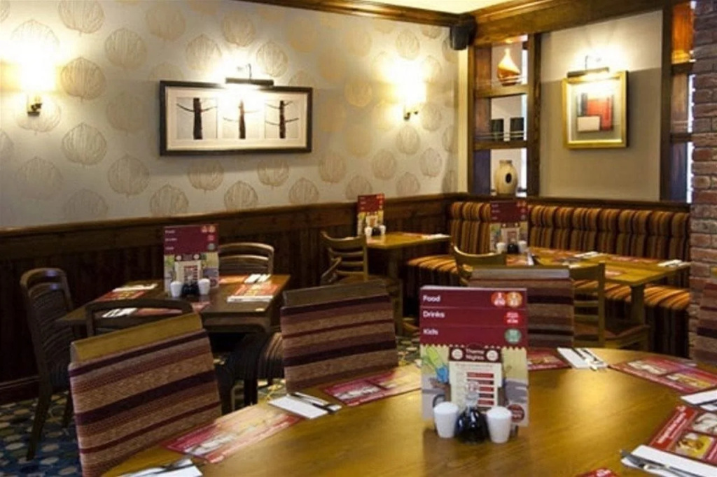 Premier Inn Wirral (Childer Thornton)
