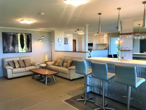 Twin Peaks Villa