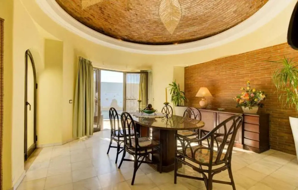 Villa - 4 Bedrooms with Pool and WiFi - 105890