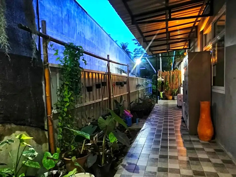 Backpack Hostel Kohyaoyai
