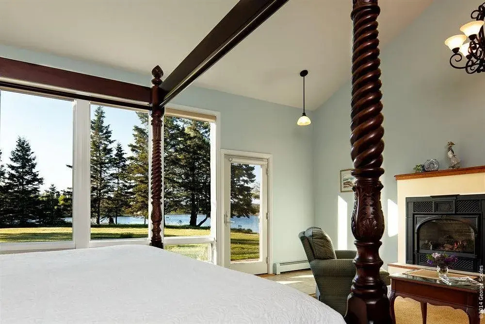 Ann's Point Inn