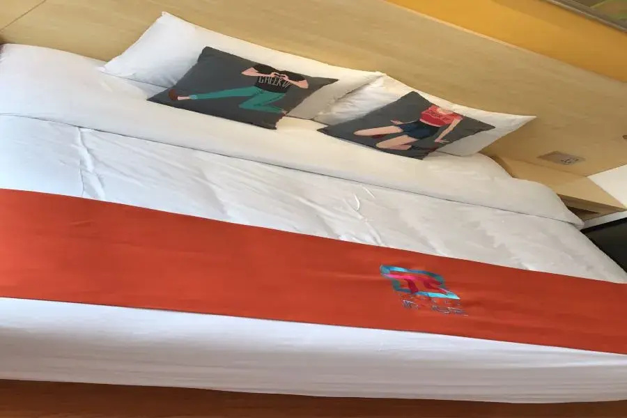 Pai Hotel Guangzhou Nanfang Hospital Mechanical and Electrical College