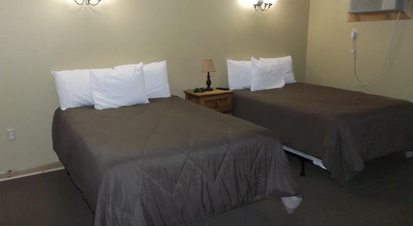 Knights Inn Pearsall