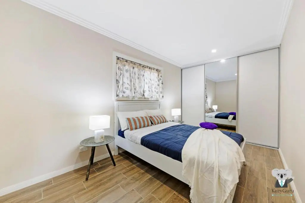 KOZYGURU Arncliffe 3 BED Begonia Cottage With FREE Parking