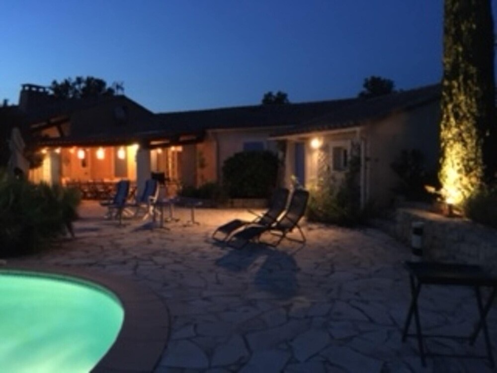 Villa With 4 Bedrooms in Pernes-les-fontaines, With Wonderful Mountain