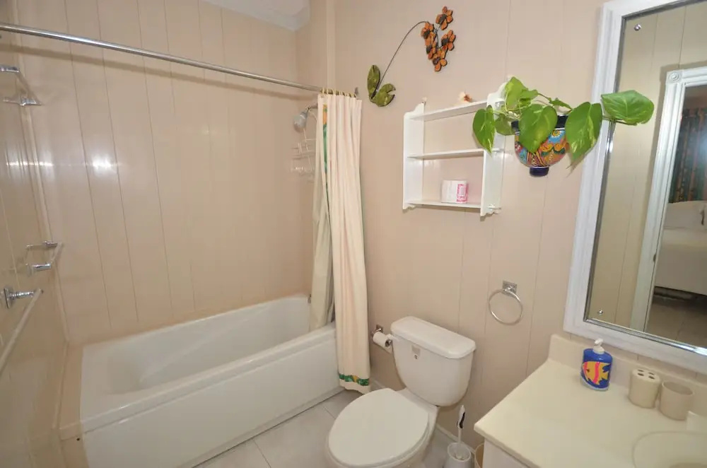 Idleawile Villa, 5BR by Jamaican Treasures