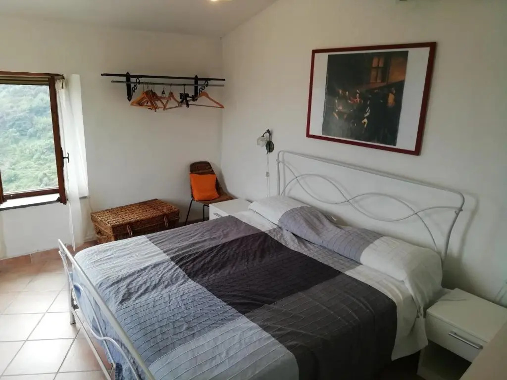 CASA LORENZO SULLE COLLINE DI LEVANTO e VICINO ALLE CINQUETERRE LT-0620