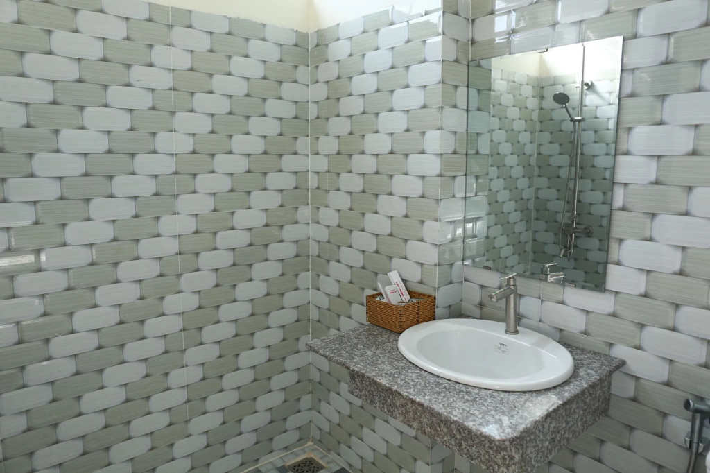 Lien Thong Hotel