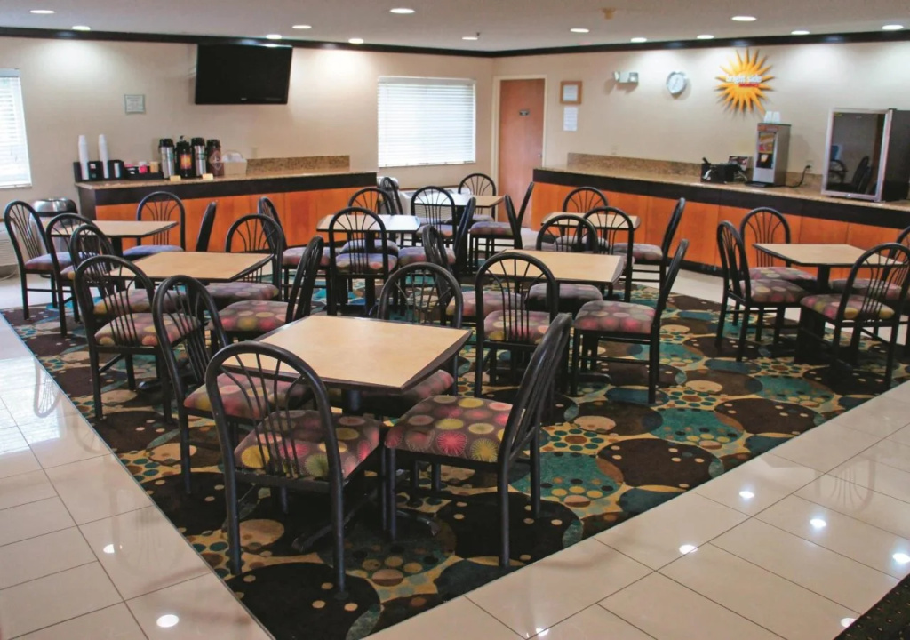 La Quinta Inn & Suites by Wyndham Peru Starved Rock St Park