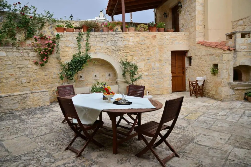 Allaria Villa Traditional Villa