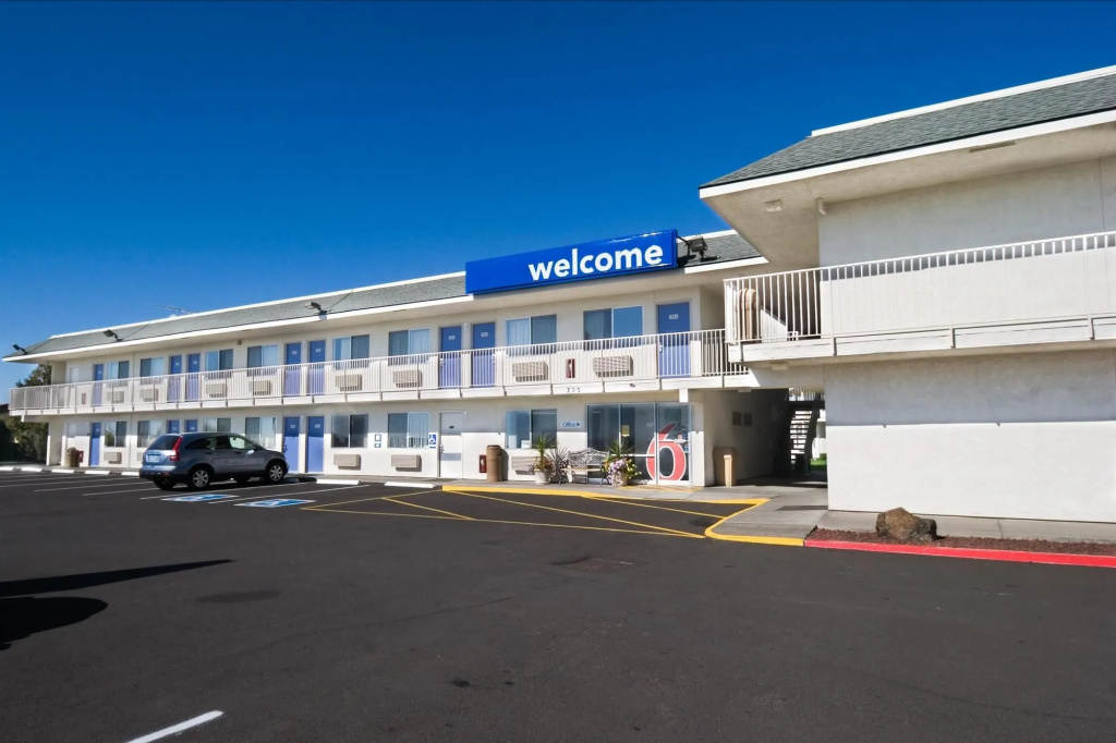 Motel 6 Pendleton, OR