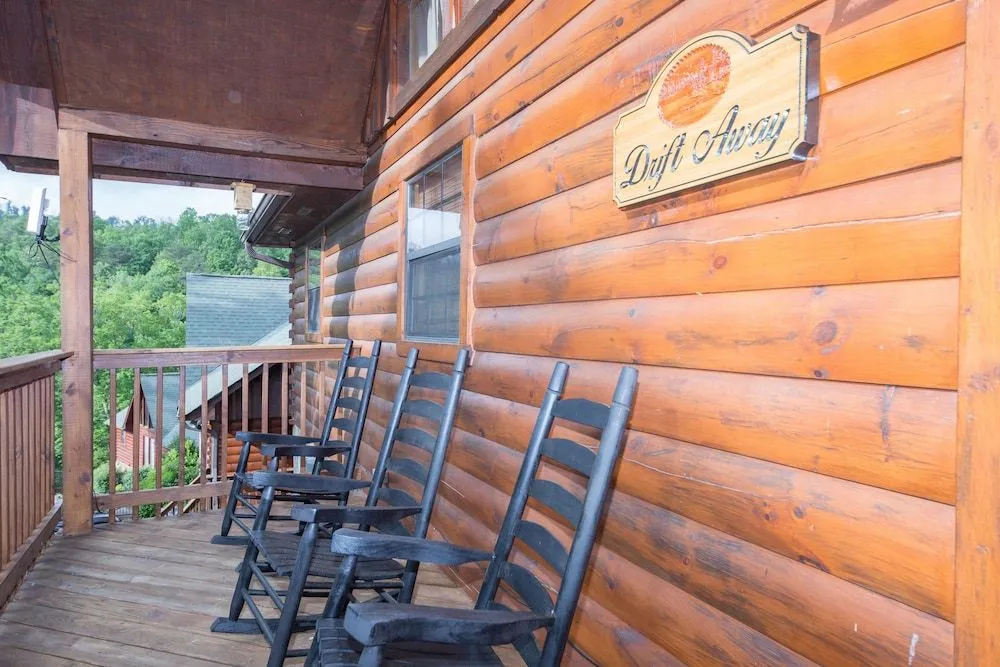 Drift Away - Two Bedroom Cabin
