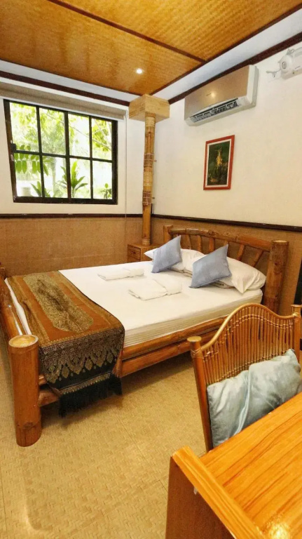 Noni's Resort