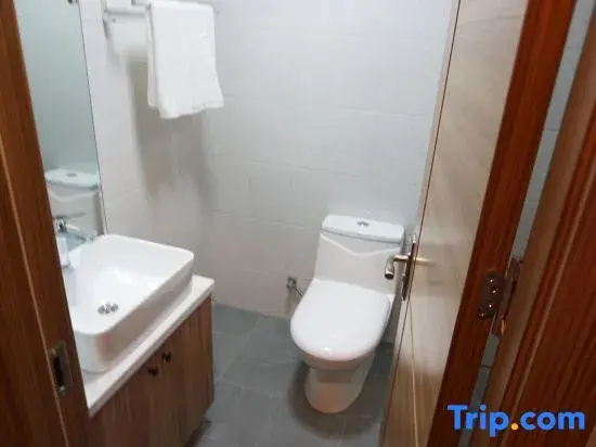 Yanzhou Renyue Hotel