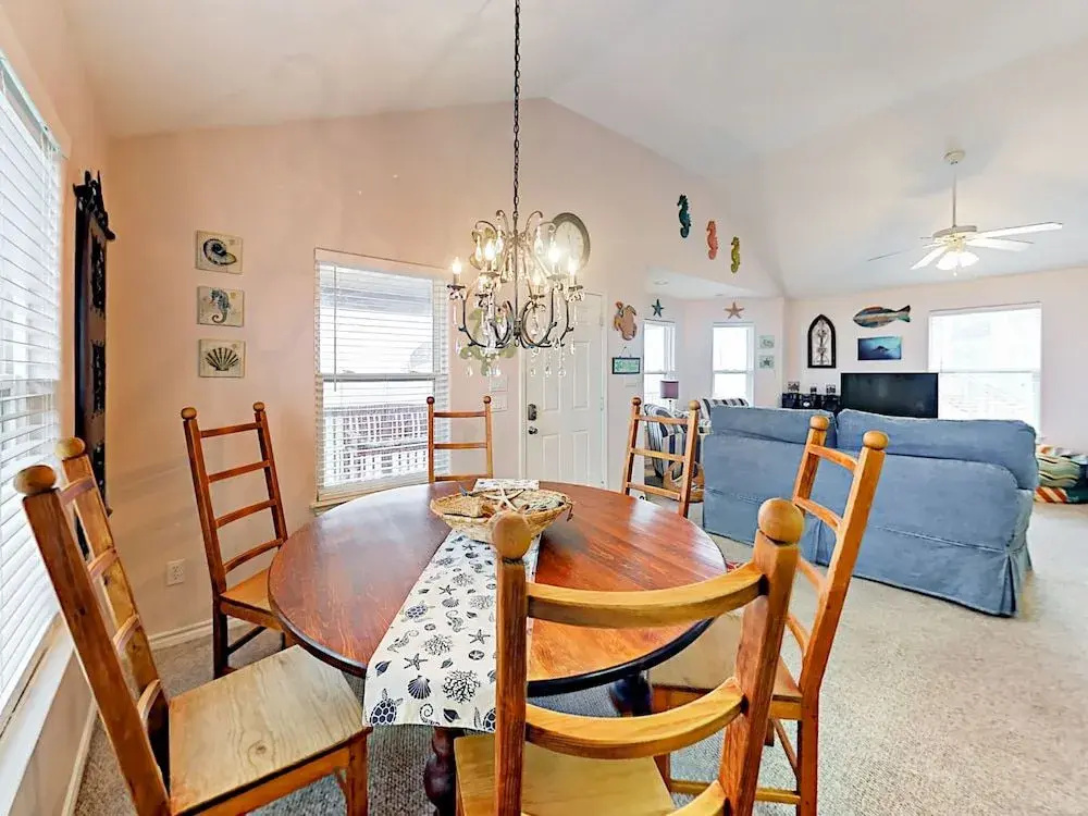 4130 Hardin Drive Cottage 3 Bedrooms 2 Bathrooms Cottage