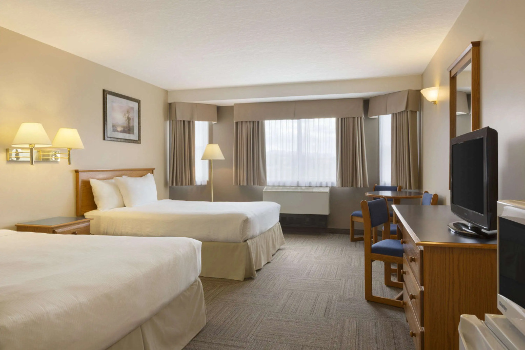 Days Inn by Wyndham Hinton