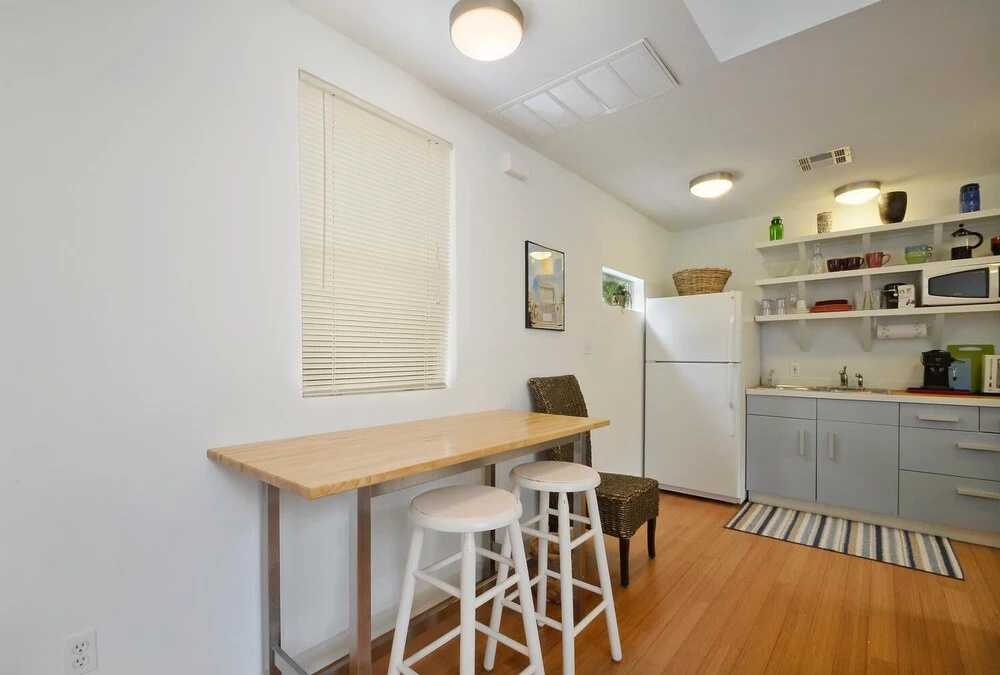 1BR South Austin Steps from 1st by RedAwning