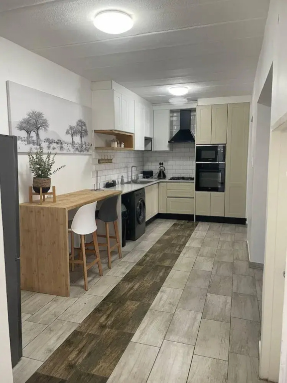 Canvas Lofts 1 Famona Modern 2-bed - 2310