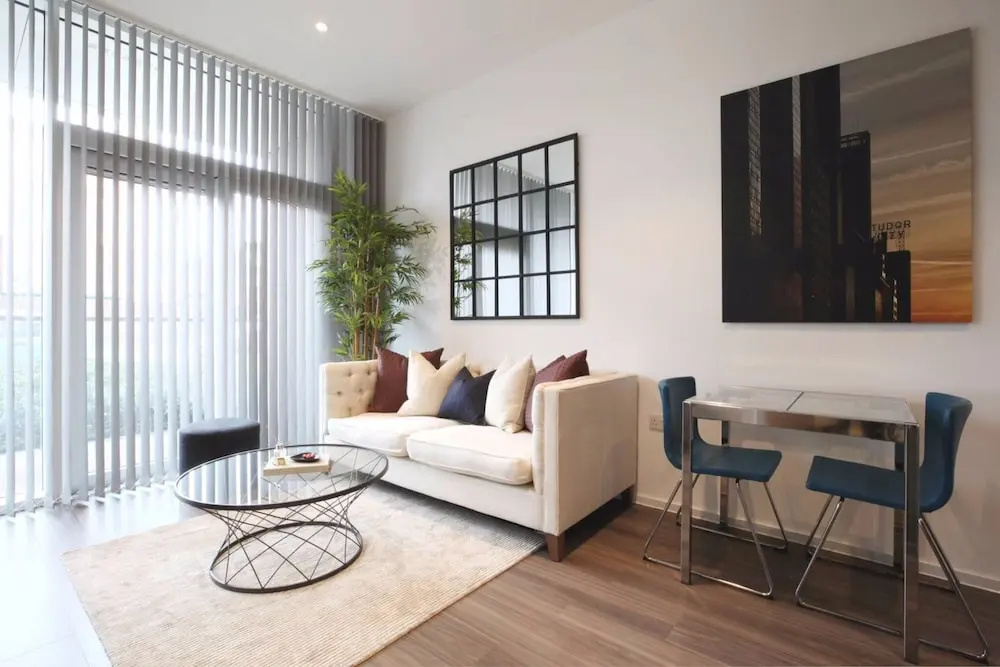 Modern 1 Bedroom Apartment in West London