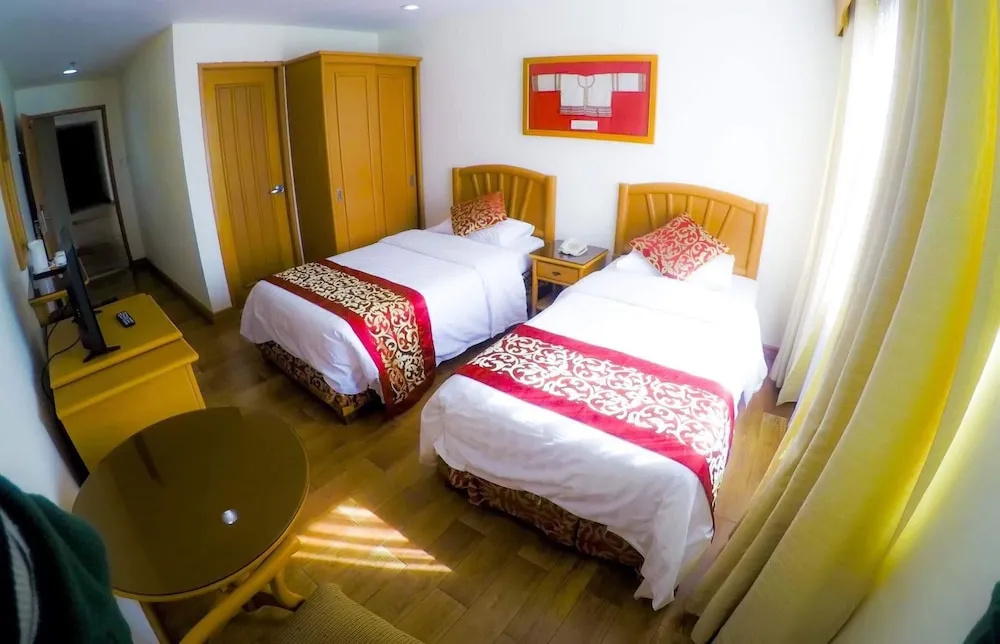 Pines View Hotel