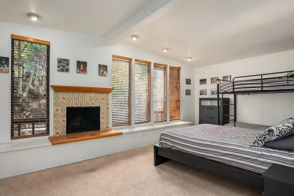 Seattle Vacation Home: The Hawks Nest