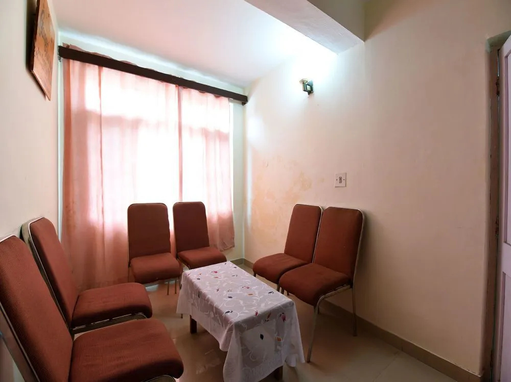 Oyo 13710 Home Cozy 2Bhk Aleo Manali