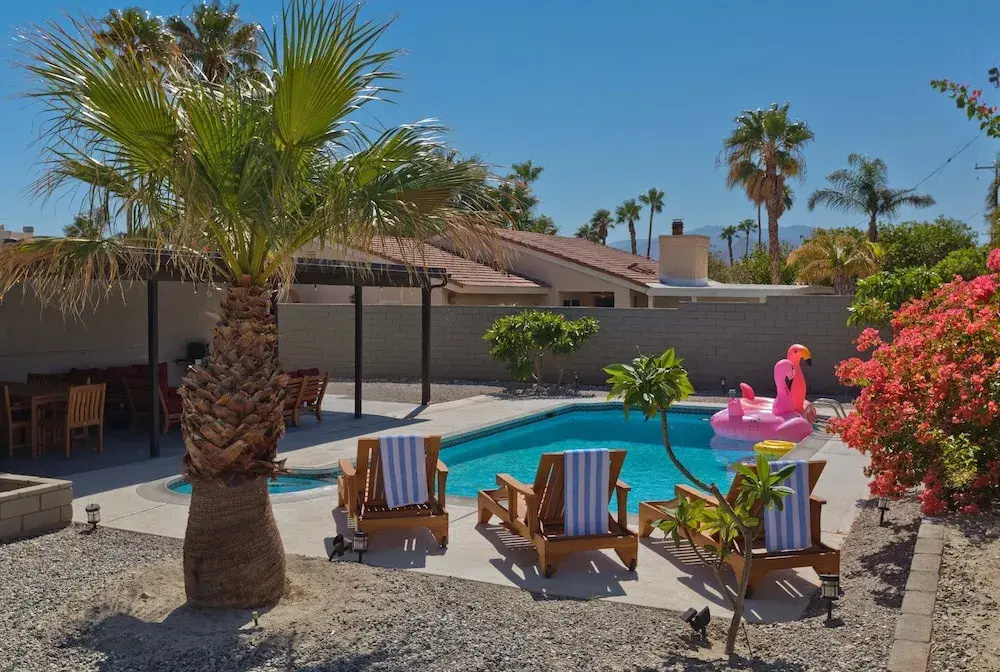 Modern Home w Private Pool Spa Pets Welcome