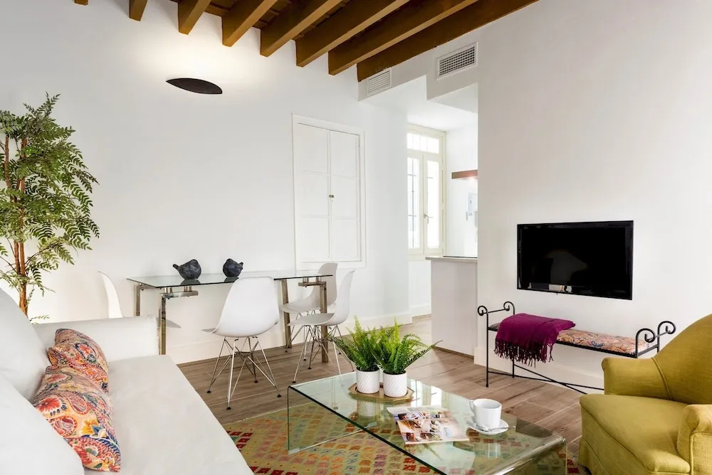 Beatiful & quiet 1Bd apartment 5 min from the Cathedral. Padre Marchena III