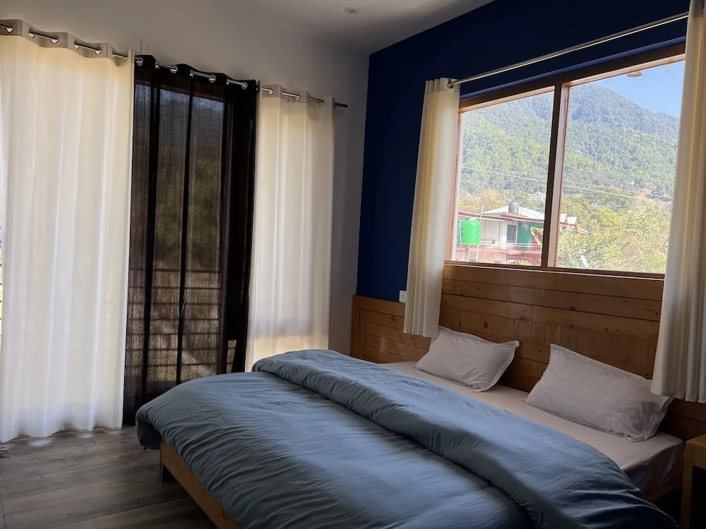 Flyscape Hostel