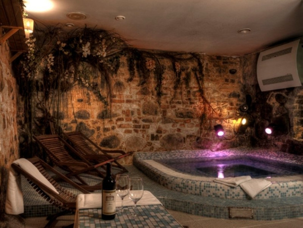 Atrium Hotel