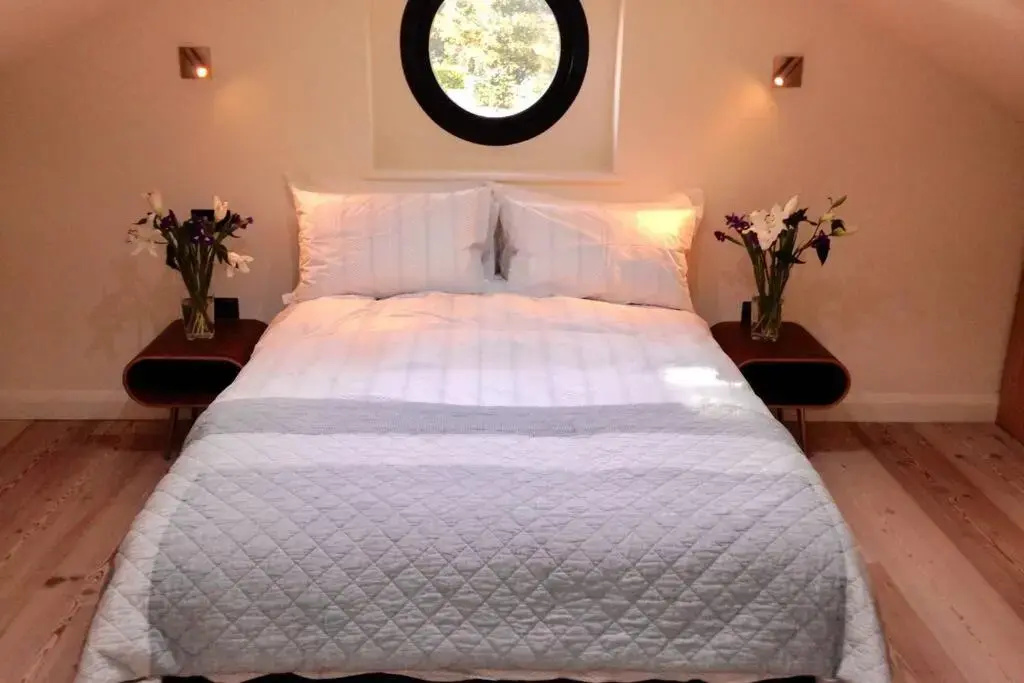 Luxury Coach house next to woodland in Knutsford