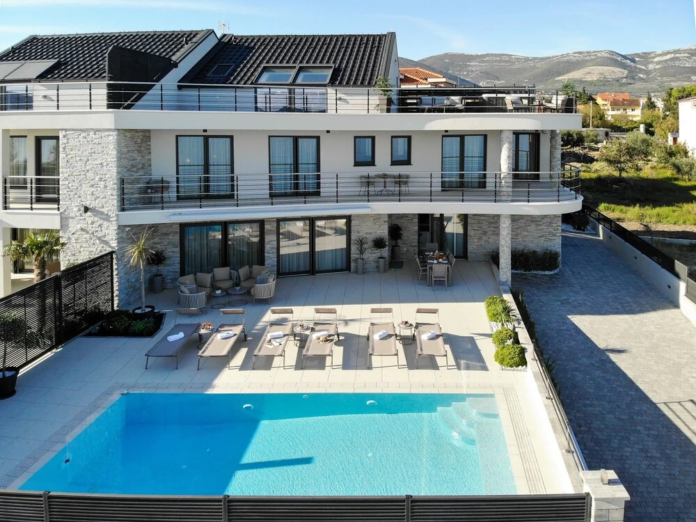 Luxury Beachfront Villa Sea Queen - Kastela