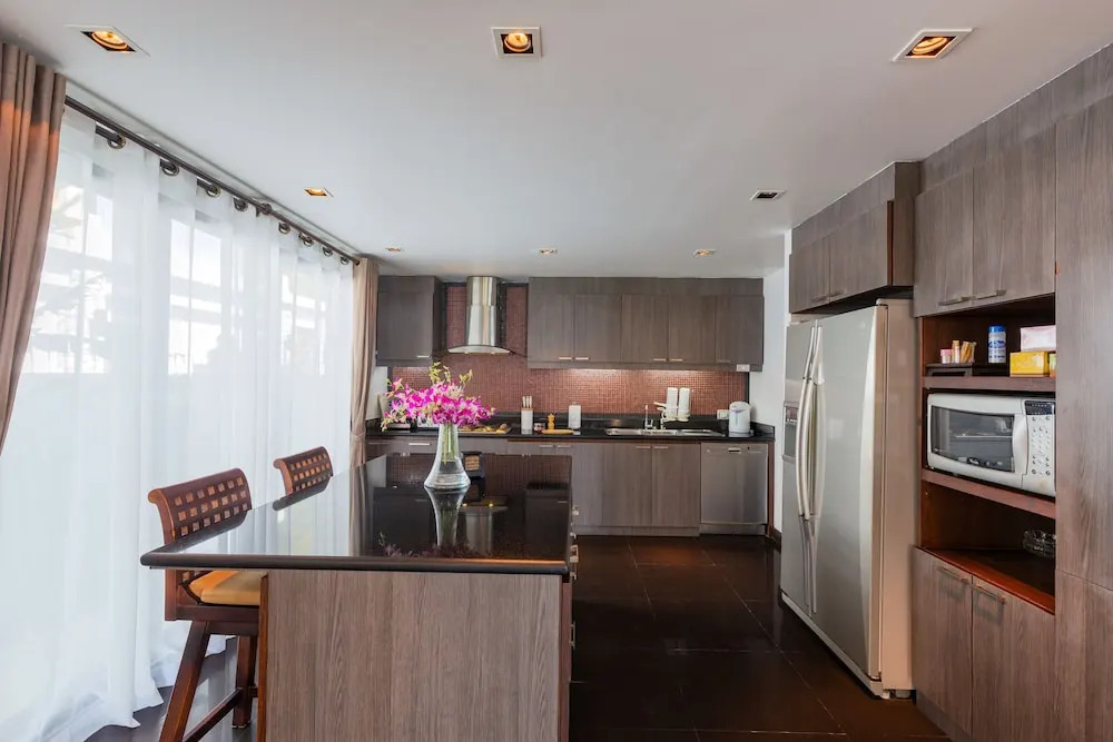 Spectacular Seaview Pool Villa Kalim 6