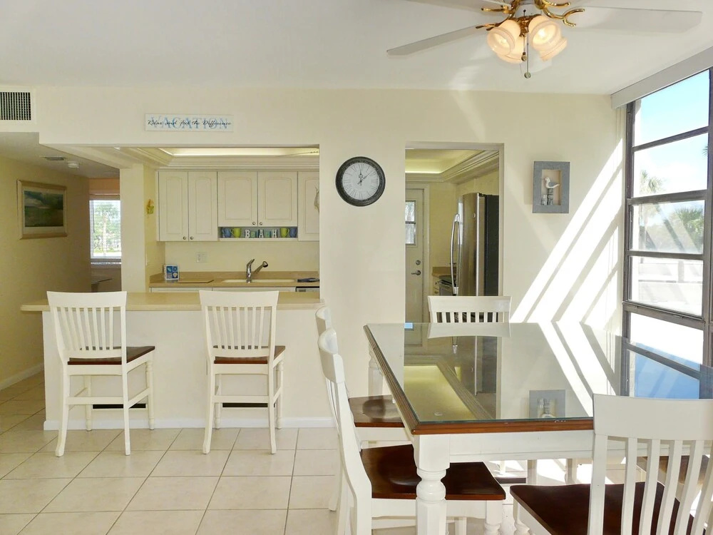 Ideal Beachfront Condo With Pool and two Balconies