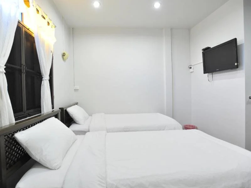 Huan Esan Place