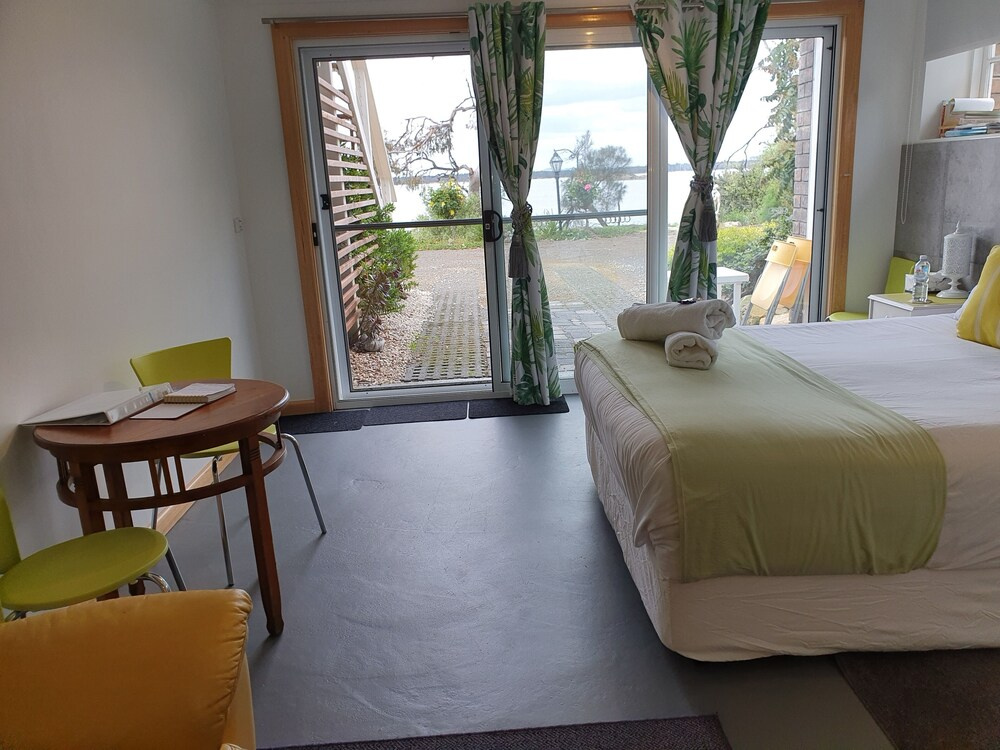 Applebay Guest House