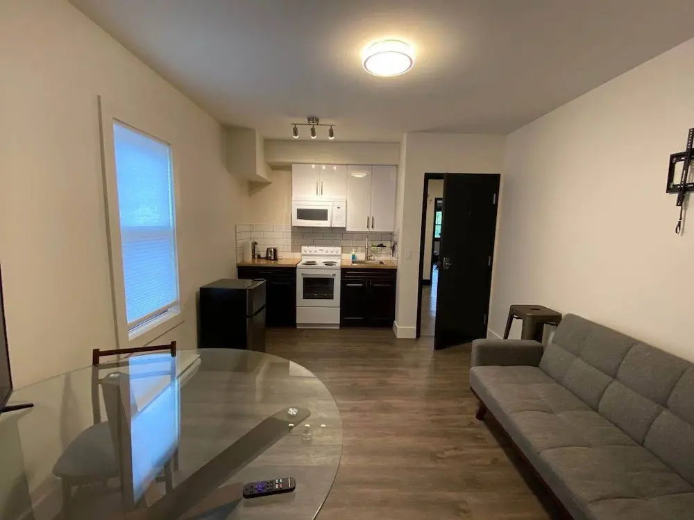 Calming 1bedroom Units With Balcony And City View