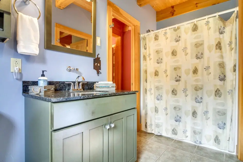 Chester Home w/ Views ~ 10 Mi to Okemo Mtn Resort!