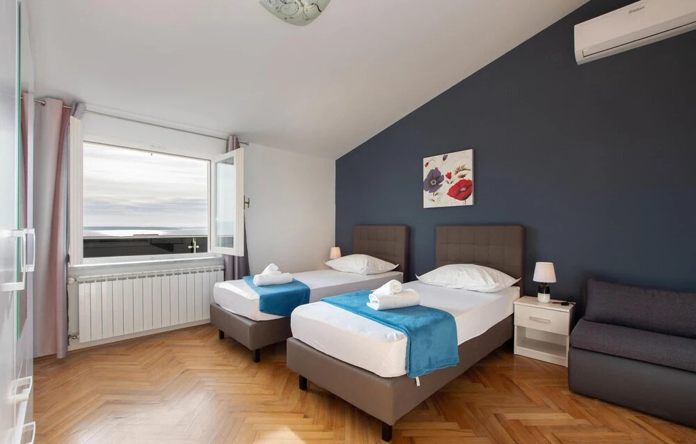Nice Home in Podstrana With Wifi and 2 Bedrooms