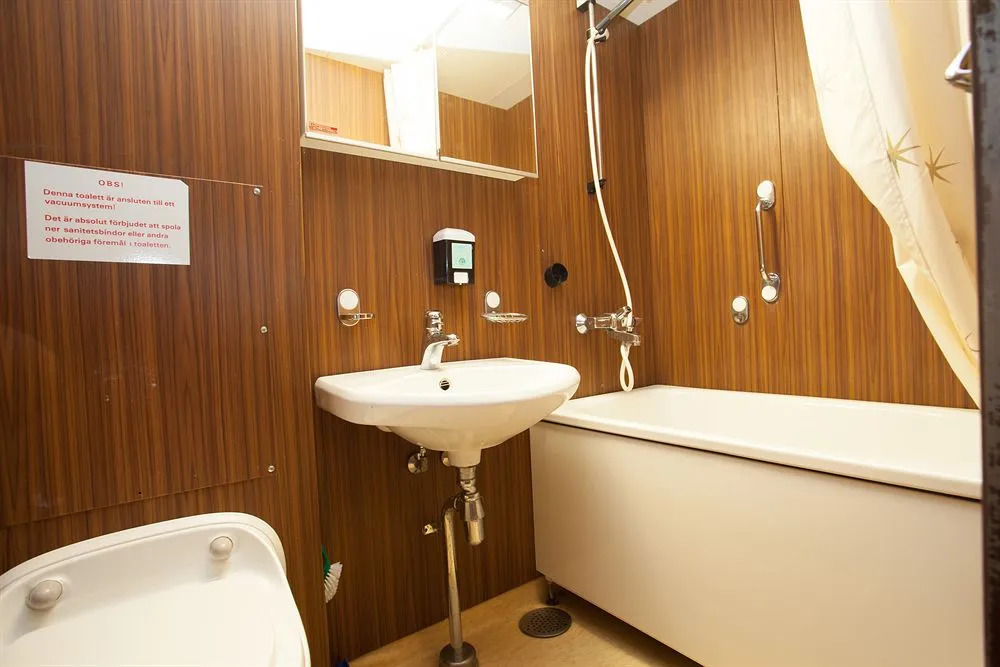 MS Birger Jarl - Hotel & Hostel