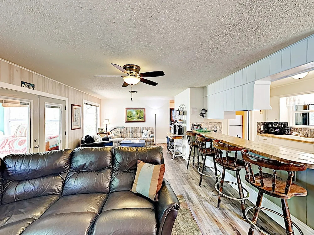 405 Watkins Point Home 2 Bedrooms 2 Bathrooms Home