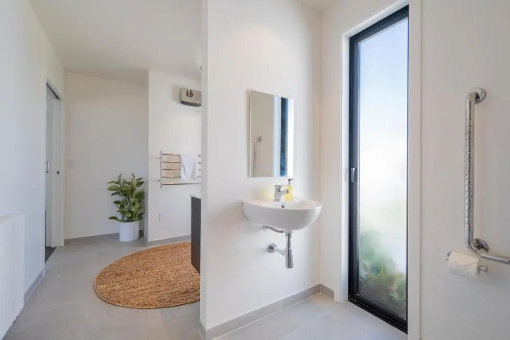 Lake House - Te Anau Holiday Home
