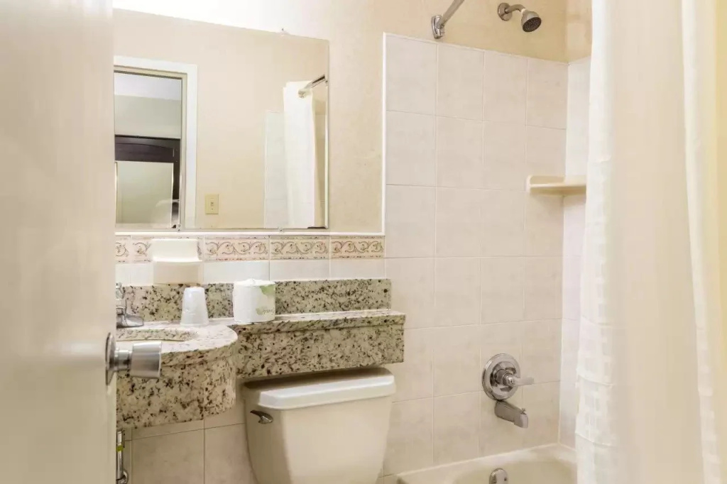 Econo Lodge Near Stewart International Airport