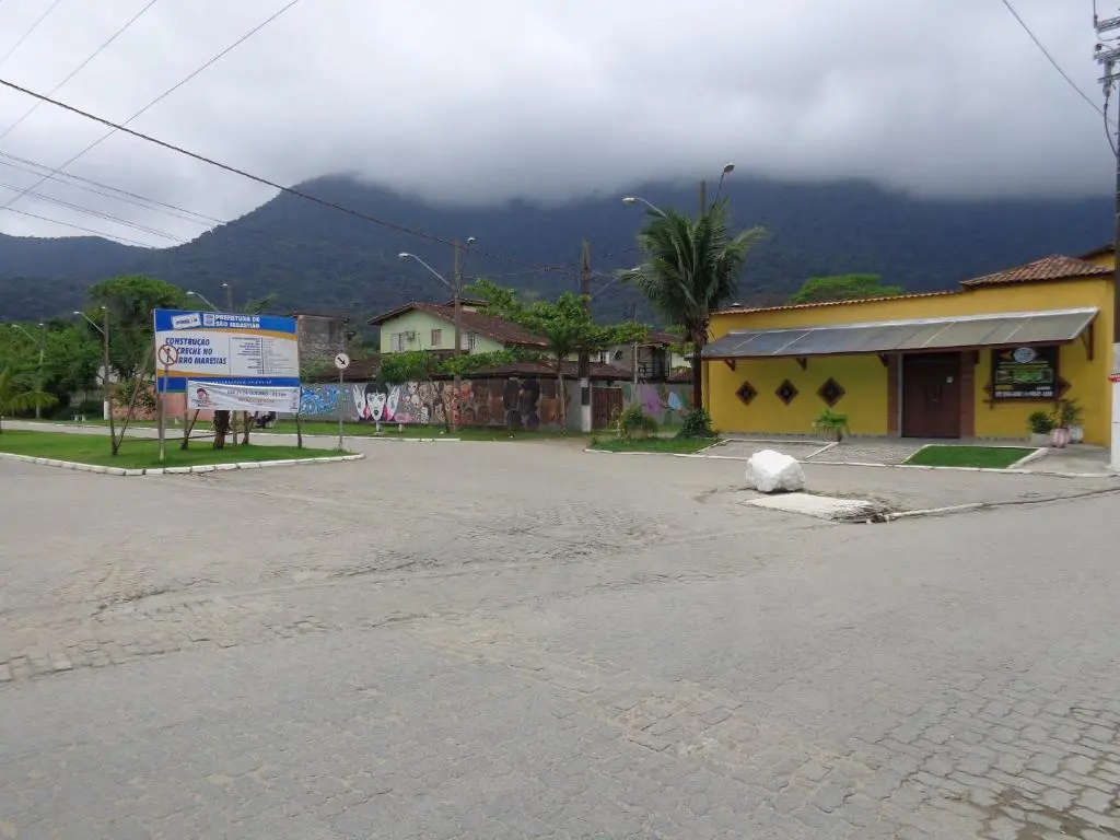 CHALÉ EM MARESIAS