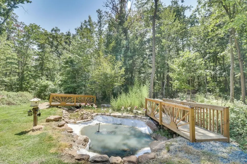 Garnerland in Luray Pet-friendly Cabin w/ Porch